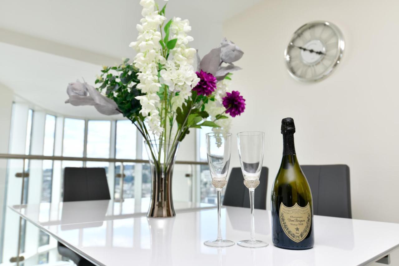 Just Stay Wales - Meridian Quay Penthouses سوانسي المظهر الخارجي الصورة