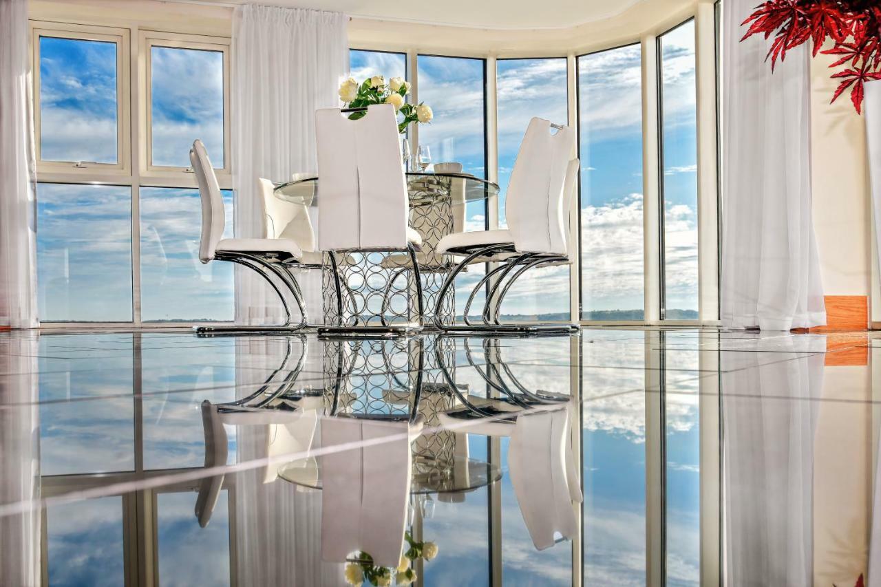 Just Stay Wales - Meridian Quay Penthouses سوانسي المظهر الخارجي الصورة
