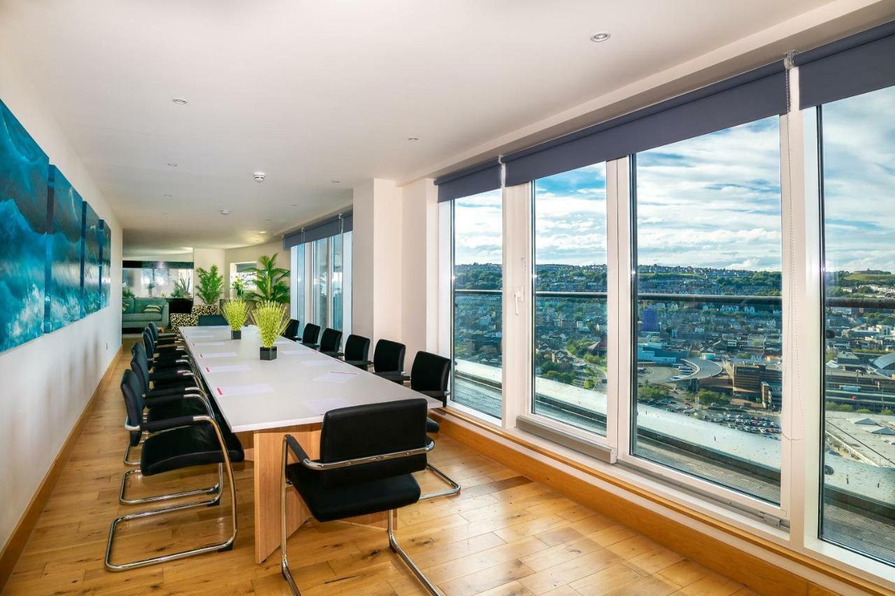 Just Stay Wales - Meridian Quay Penthouses سوانسي المظهر الخارجي الصورة